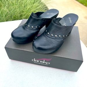Dansko black leather Rio Rudy shoes in excellent condition! Silver studs.